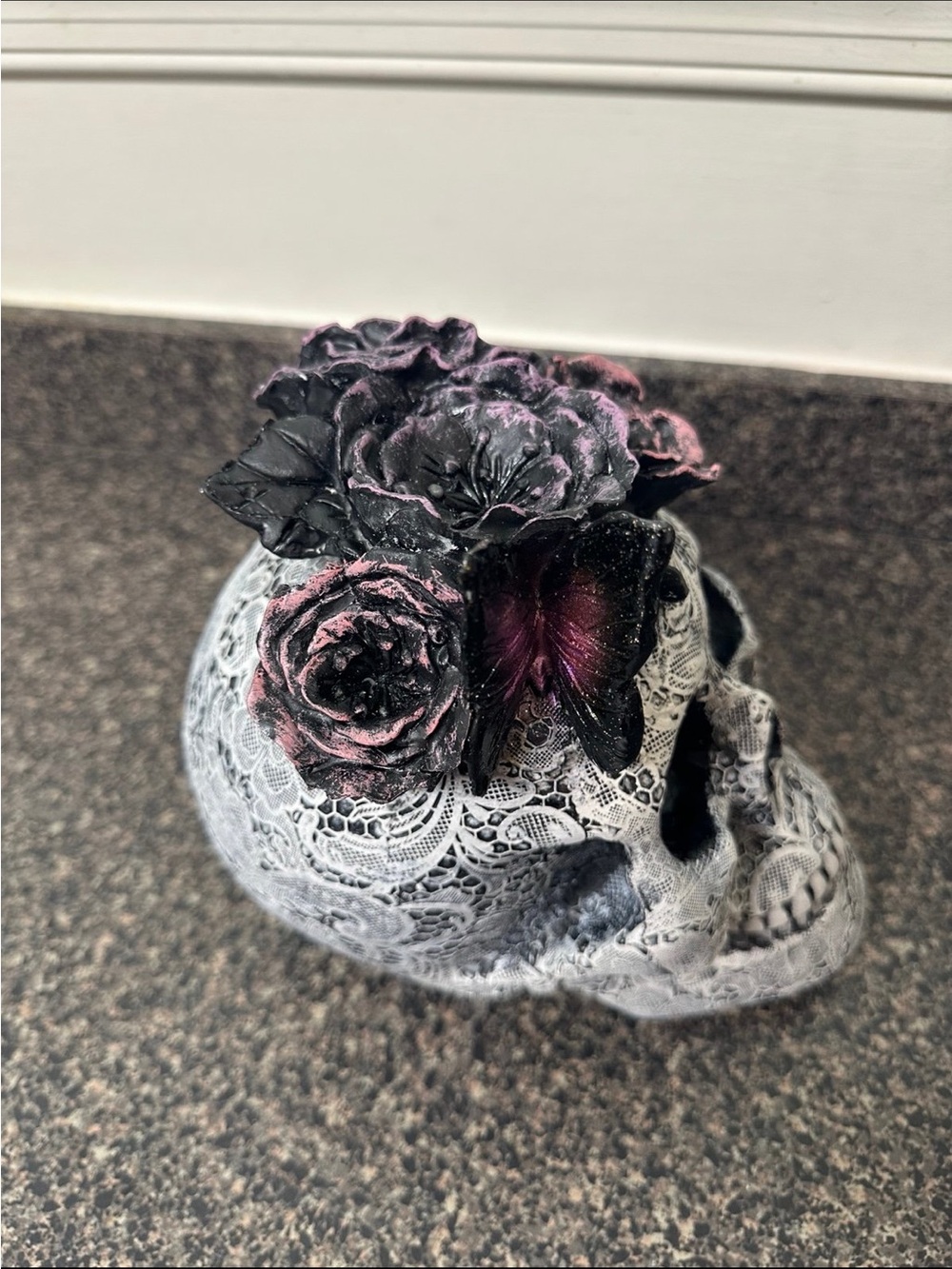 Halloween Moonlight Manor Resin Flower Butterfly Skull - Picture 5 of 7